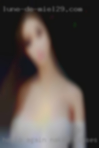 Hello again naked Kisses girls Anikka.